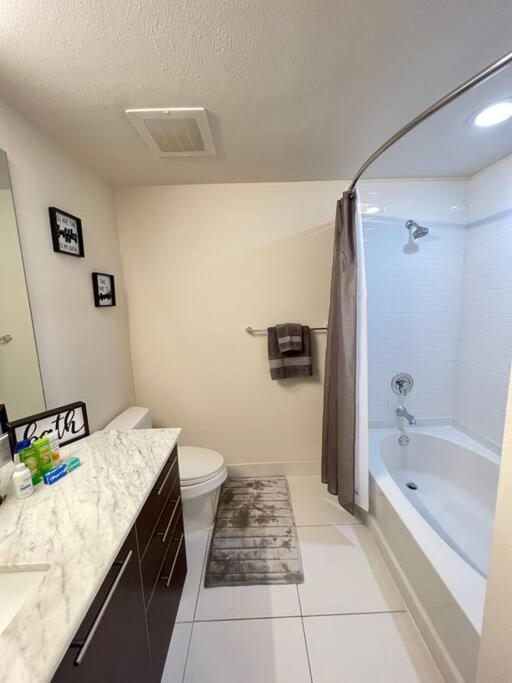 Luxury Apt 3 Mins To Dt Tampa -Pool-Gym-Balcony מראה חיצוני תמונה