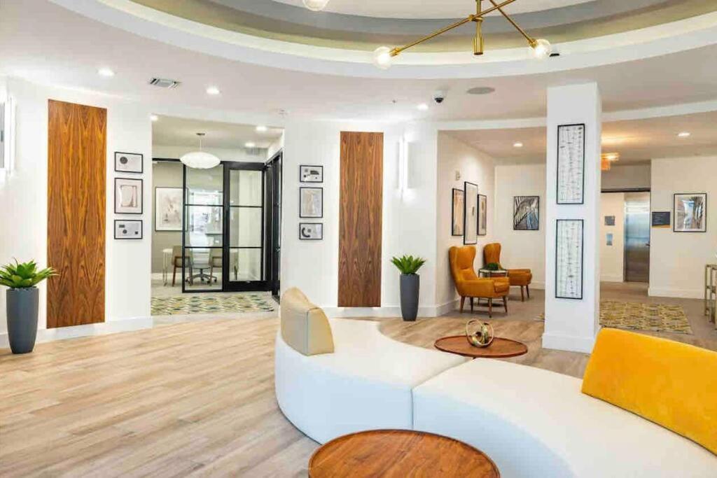 Luxury Apt 3 Mins To Dt Tampa -Pool-Gym-Balcony מראה חיצוני תמונה