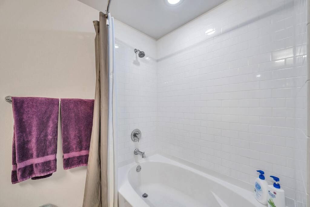 Luxury Apt 3 Mins To Dt Tampa -Pool-Gym-Balcony מראה חיצוני תמונה