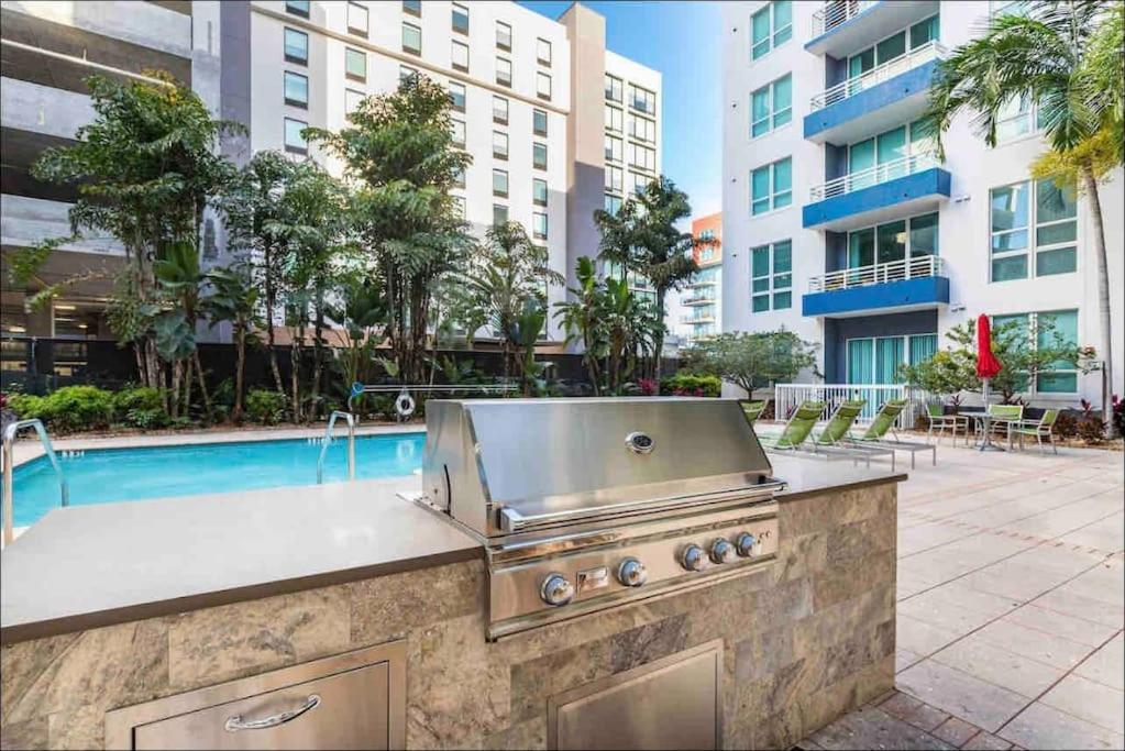 Luxury Apt 3 Mins To Dt Tampa -Pool-Gym-Balcony מראה חיצוני תמונה