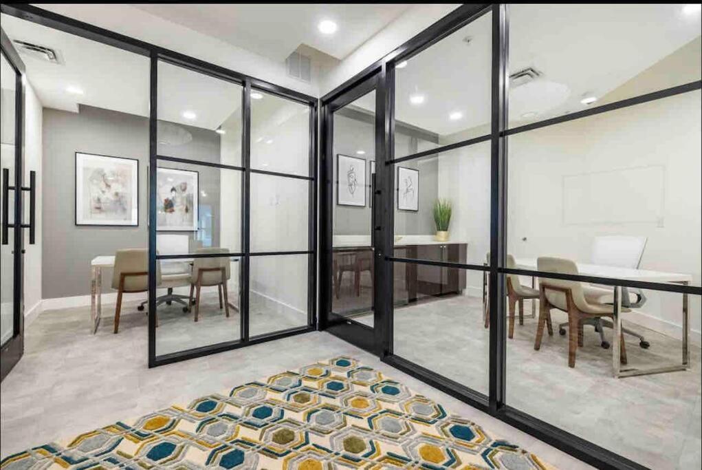 Luxury Apt 3 Mins To Dt Tampa -Pool-Gym-Balcony מראה חיצוני תמונה