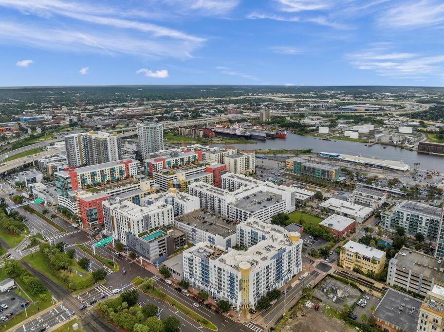 Luxury Apt 3 Mins To Dt Tampa -Pool-Gym-Balcony מראה חיצוני תמונה