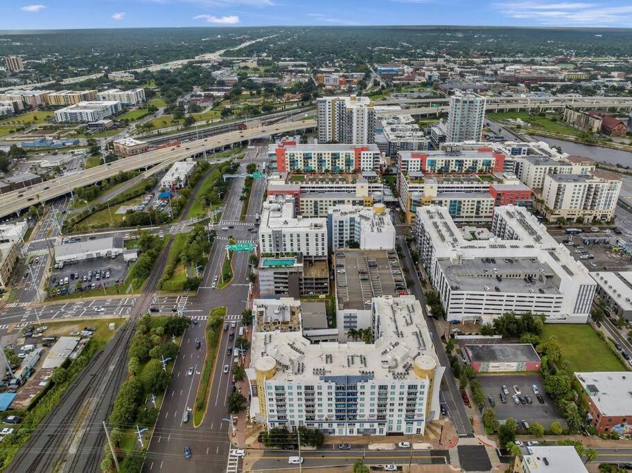 Luxury Apt 3 Mins To Dt Tampa -Pool-Gym-Balcony מראה חיצוני תמונה