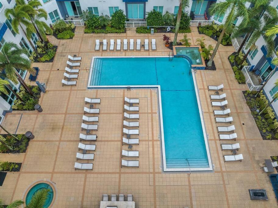 Luxury Apt 3 Mins To Dt Tampa -Pool-Gym-Balcony מראה חיצוני תמונה